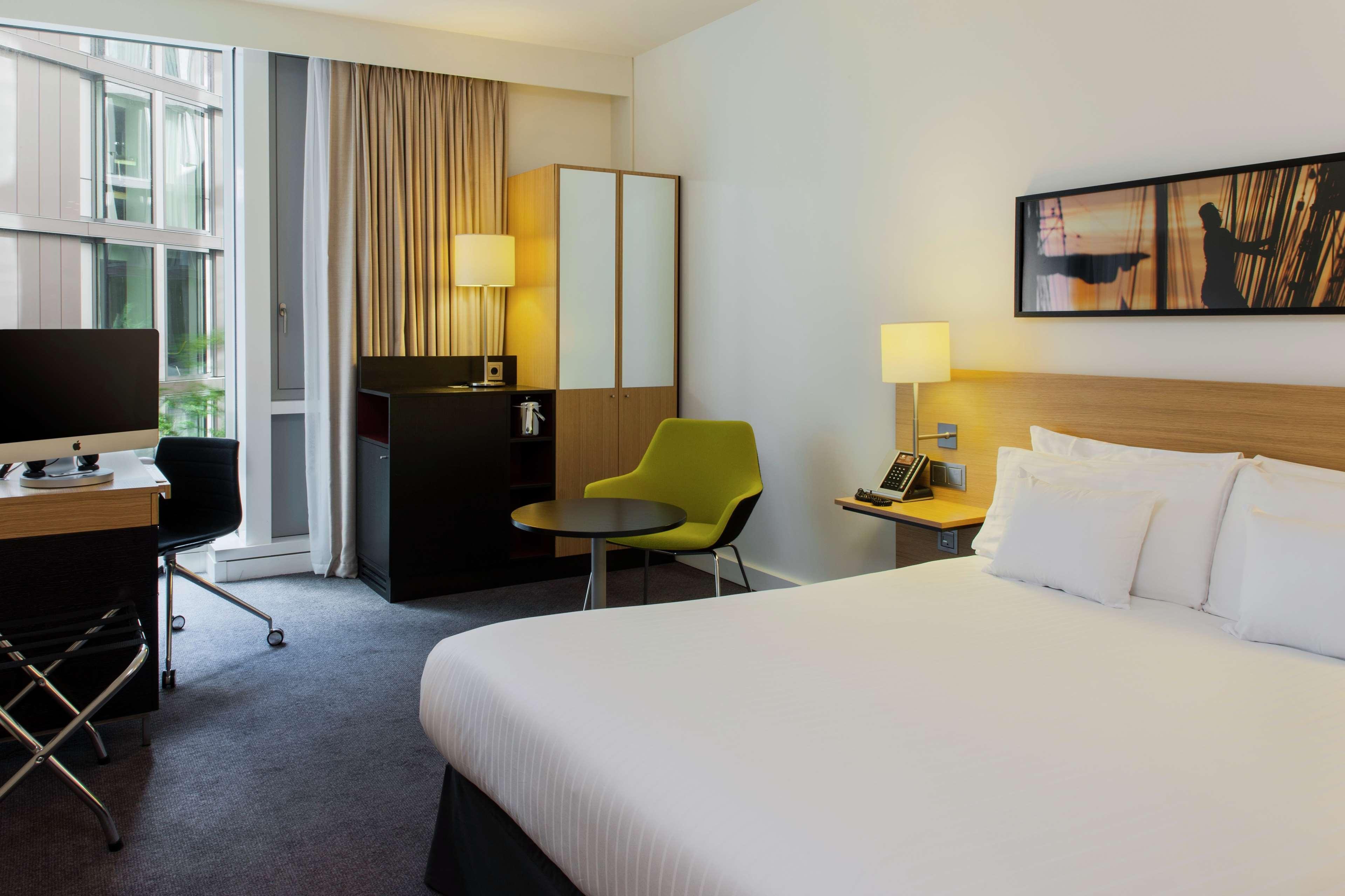 Отель Doubletree By Hilton Amsterdam Centraal Station Номер фото