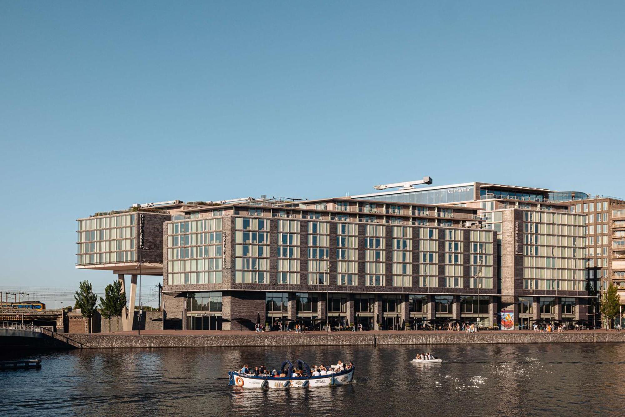 Отель Doubletree By Hilton Amsterdam Centraal Station Экстерьер фото