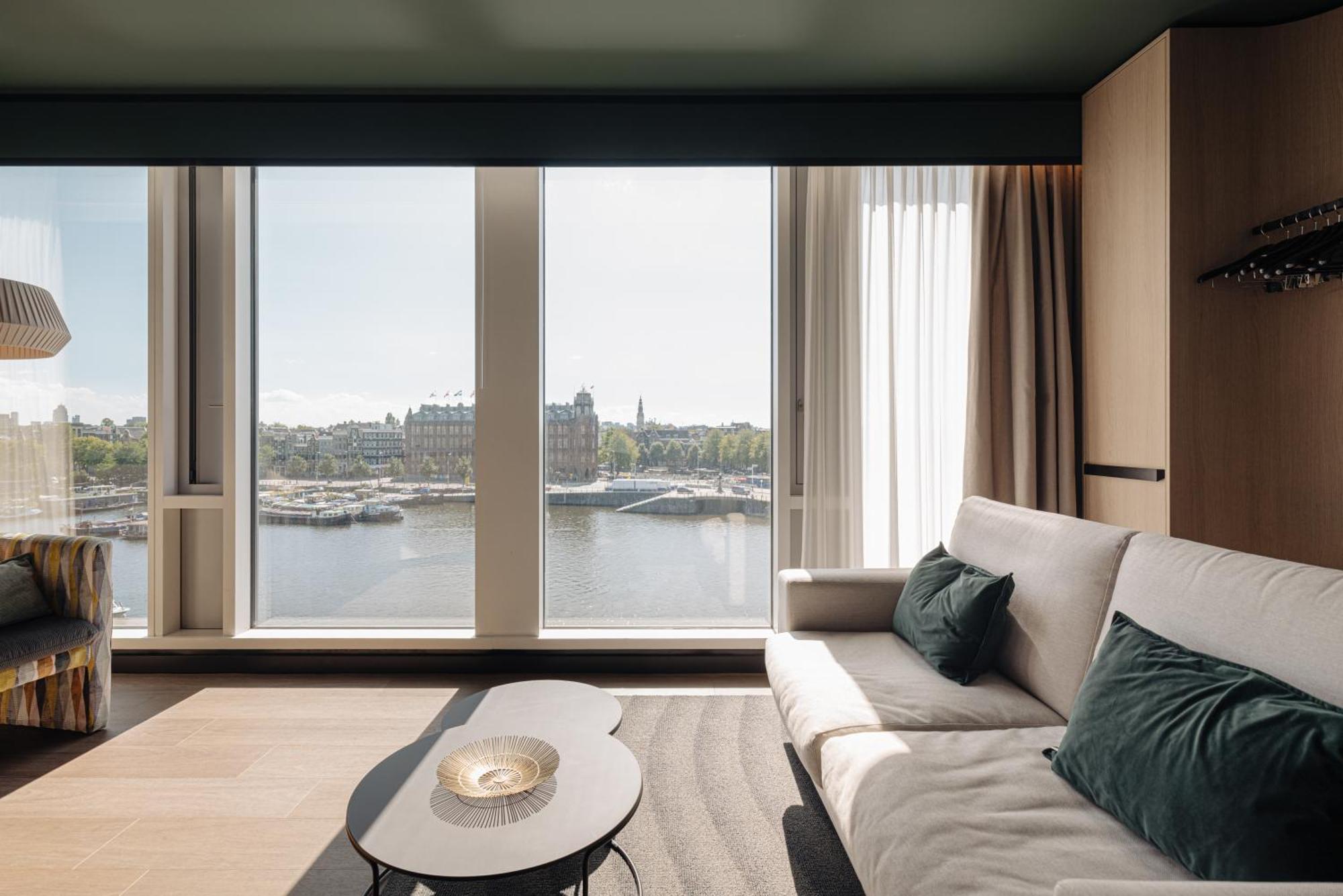 Отель Doubletree By Hilton Amsterdam Centraal Station Экстерьер фото